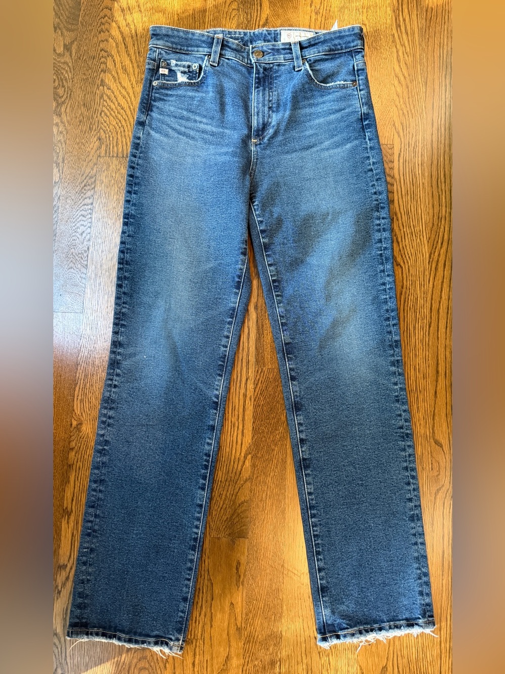 AG SAIGE high rise straight jeans! Great wash size 28